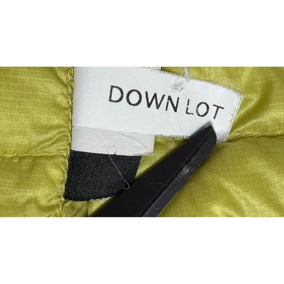 LL Bean Down Puffer Vest Womens XL Yellow Chartreuse Goose Down Lightweight - Picture 13 of 16